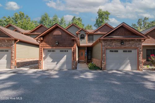 10-130 Emory Cir, Blairsville, GA, 30512-4589 | Card Image