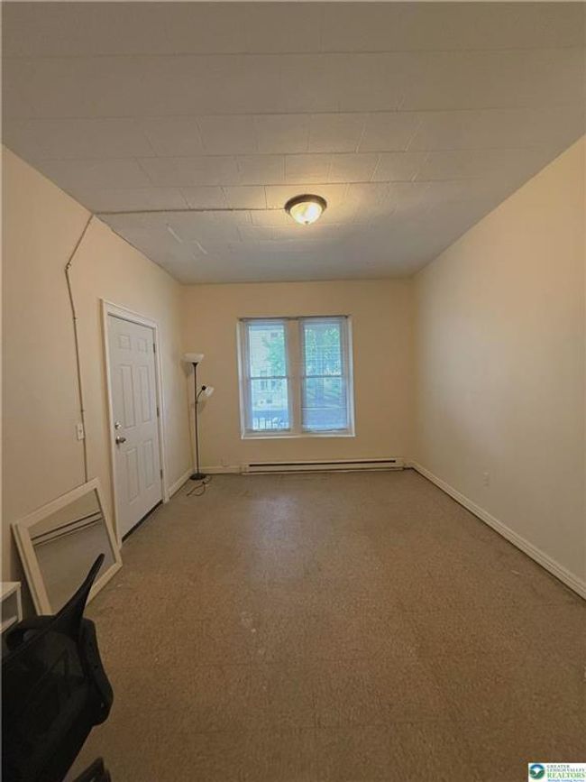 APT-1 - 614 N 8 Th St, House other with 2 bedrooms, 1 bathrooms and null parking in Allentown PA | Image 11