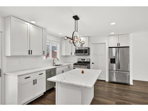 110920 Oak Knoll Ter N, Hopkins, MN, 55305 | Card Image