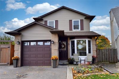 5 Lobo Crt, House other with 3 bedrooms, 1 bathrooms and 4 parking in Stoney Creek ON | Image 3