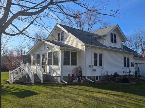 12546 Main St, West Union, IA, 52175-9705 | Card Image