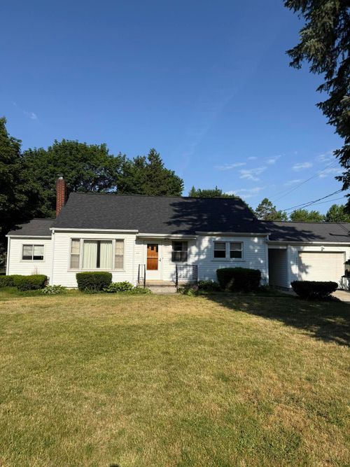 2326 Sunset Ln, Adrian, MI, 49221-3643 | Card Image