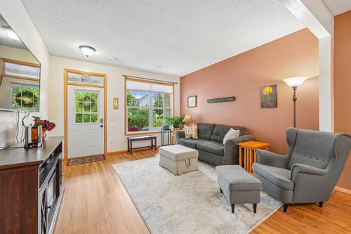 6-15588 Emerald Dr N, Hugo, MN, 55038-4596 | Card Image