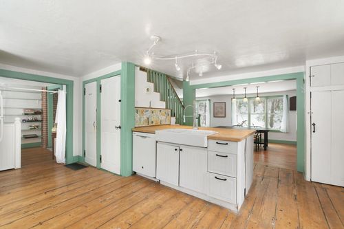 30 Back St, Newfane, VT, 05345-9523 | Card Image