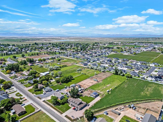 Aerial view of residential area with a mountainous background | Image 51