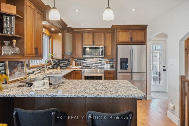 577 Spillsbury Dr, House other with 3 bedrooms, 2 bathrooms and 6 parking in Peterborough ON | Image 13