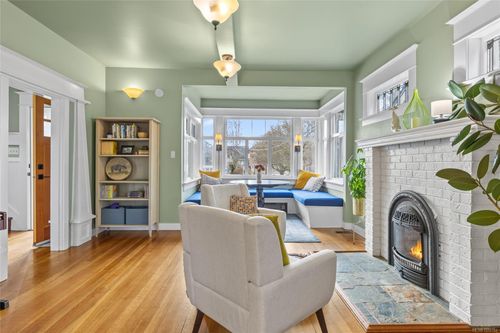 350 Berwick St, Victoria, BC, V8V1C7 | Card Image
