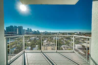 1406 - 10 Sw South River Dr, Condo with 2 bedrooms, 2 bathrooms and null parking in Miami FL | Image 3