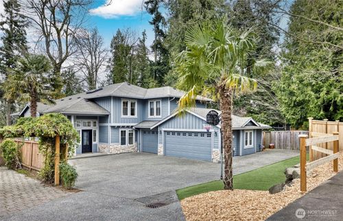 6211 116th Ave Ne, Kirkland, WA, 98033-8408 | Card Image