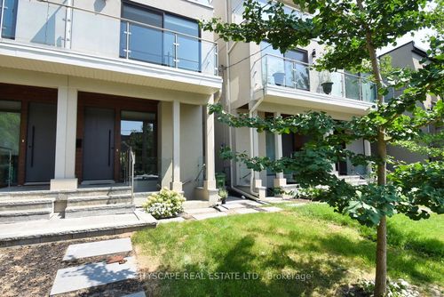 b-703 Markham St, Toronto, ON, M6G2M2 | Card Image