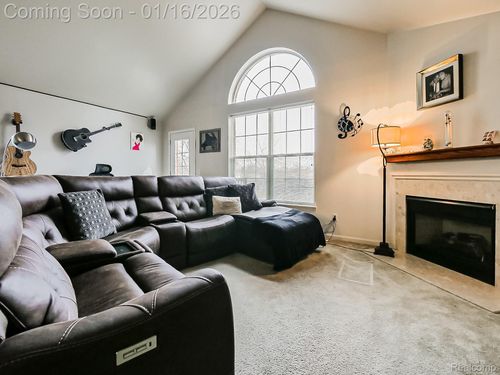 23461 Williamsburg Cir, Woodhaven, MI, 48183-3364 | Card Image