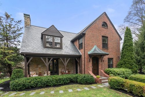 6 Risley Rd, Newton, MA, 02465-2922 | Card Image