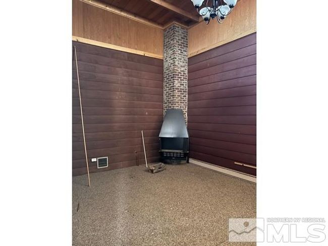 574 D St, House other with 5 bedrooms, 2 bathrooms and 2 parking in Hawthorne NV | Image 4