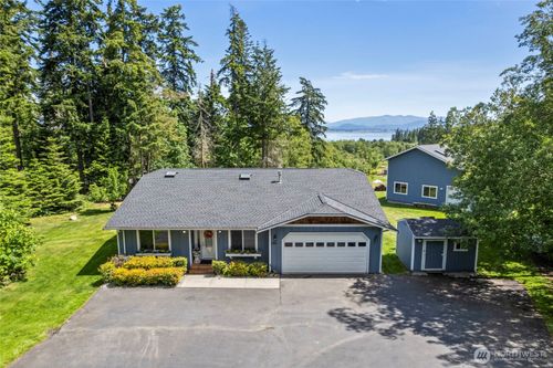 1555 Silver Lake Rd, Oak Harbor, WA, 98277-9050 | Card Image