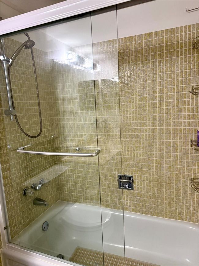 Primary bath | Image 14