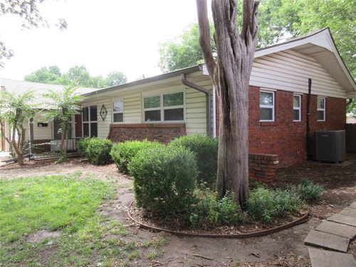 1215 Glenwood St, Norman, OK, 73069-6813 | Card Image