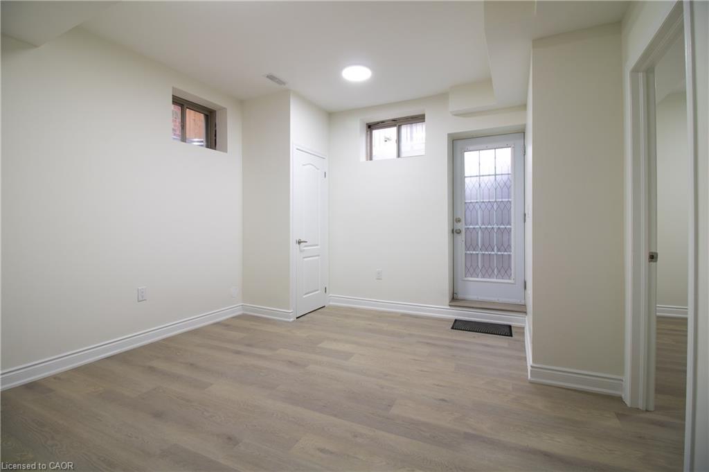 Residential Lease in Kitchener 4