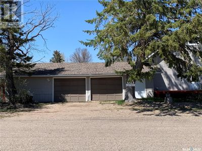 300 Av Monseigneur Jean Gaire, House other with 3 bedrooms, 1 bathrooms and null parking in Bellegarde SK | Image 2