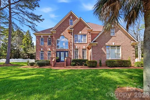 6041 Bluebird Hill Ln, Matthews, NC, 28104-7259 | Card Image