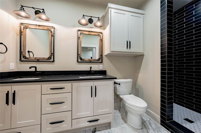 85 Isle Of View Dr, House other with 5 bedrooms, 4 bathrooms and null parking in Tool TX | Image 17
