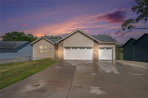 4845 Ne Antioch Rd, Kansas City, MO, 64119-3401 | Card Image