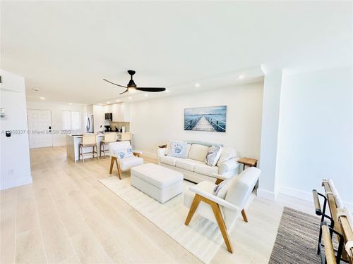 apt-e204-353 S Us Highway 1, Jupiter, FL, 33477-5971 | Card Image