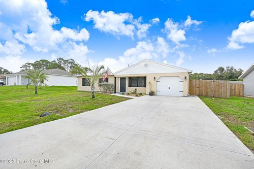 946 Stage St Se, Palm Bay, FL, 32909-5827 | Card Image
