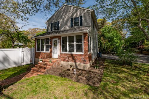 85 E 23rd St, Huntington Station, NY, 11746-3214 | Card Image