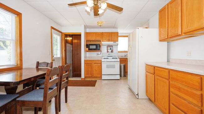 24410 N 1750 East Rd, House other with 2 bedrooms, 1 bathrooms and 4 parking in Hudson IL | Image 9