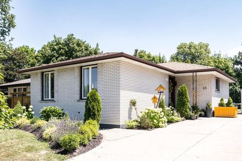 65 Elgar Ave, Hamilton, ON, L9C4E4 | Card Image