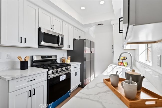 1 - 21836 S Vermont Ave, Condo with 3 bedrooms, 2 bathrooms and 2 parking in Torrance CA | Image 4