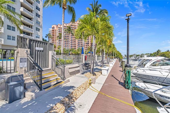 APT-624 - 90 Edgewater Dr, Condo with 2 bedrooms, 3 bathrooms and null parking in Coral Gables FL | Image 46