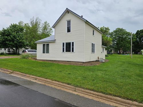 204 John St, Le Roy, MN, 55951-6767 | Card Image