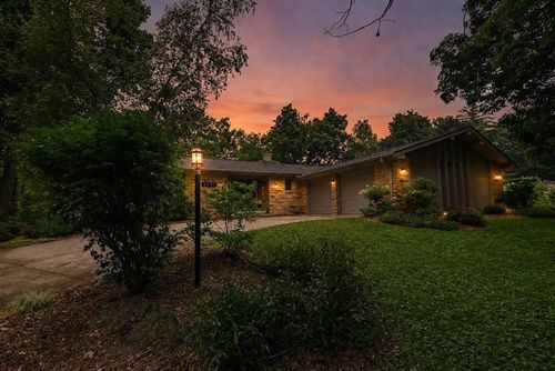 3776 Robin Hood Way, Madison, WI, 53718-6274 | Card Image