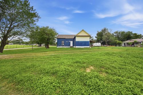 148 Brenham St, McDade, TX, 78650-5129 | Card Image