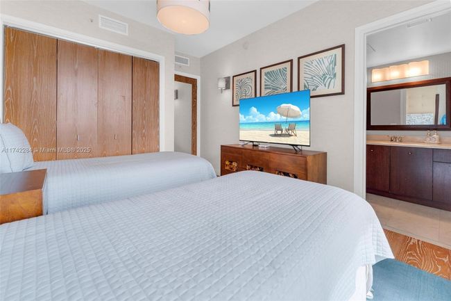 APT-2011 - 19400 Turnberry Way, Condo with 3 bedrooms, 3 bathrooms and null parking in Aventura FL | Image 32