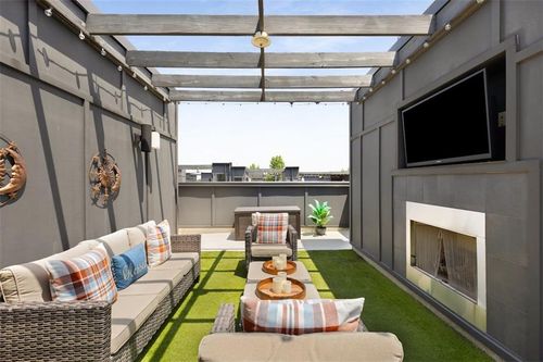 1300 Chelsea Cir Nw, Atlanta, GA, 30318-5846 | Card Image