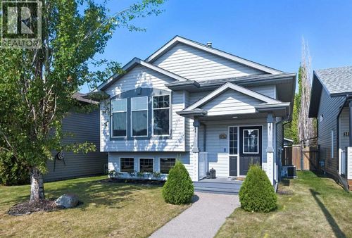 149 Lanterman Close, Red Deer, AB, T4R3N8 | Card Image