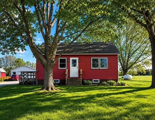8403 E State Road 67, Clinton, WI, 53525-8331 | Card Image