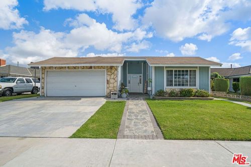 424 E Moorehaven Dr, Carson, CA, 90746-1151 | Card Image