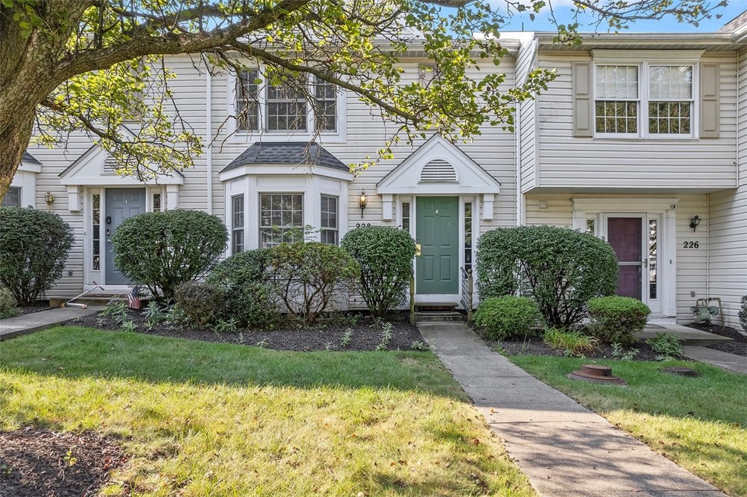 Fieldbrook Dr, Canonsburg, PA 15317