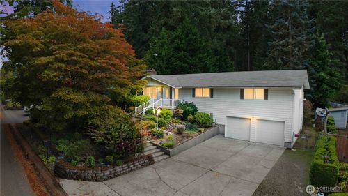 11210 111th St Sw, Tacoma, WA, 98498-1333 | Card Image