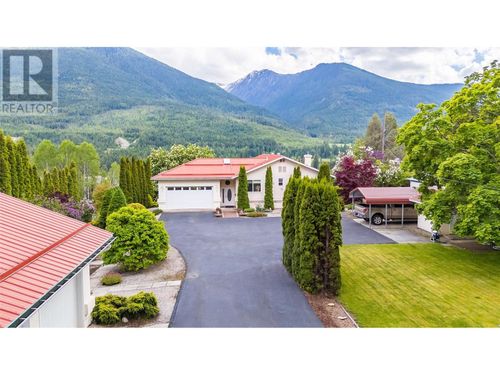 7566 Upper Balfour Rd, Balfour, BC, V1L7E6 | Card Image