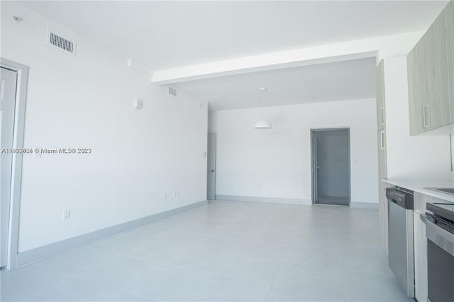 202 - 519 Sw 5th Ave, Condo with 2 bedrooms, 2 bathrooms and null parking in Miami FL | Image 5
