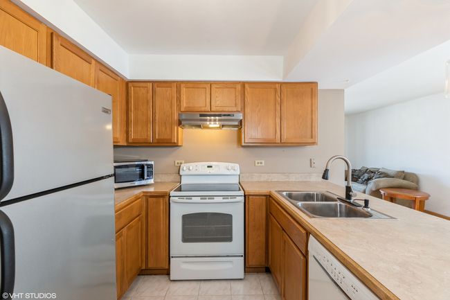 APT-3A - 9949 Shady Ln, Condo with 2 bedrooms, 2 bathrooms and 1 parking in Orland Park IL | Image 7