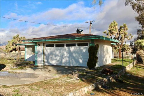 57136 Navajo Trl, Yucca Valley, CA, 92284-2451 | Card Image