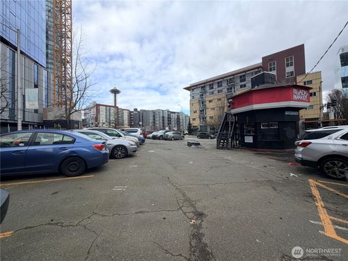 2404 7th Avenue, Seattle, WA, 98121 | Card Image