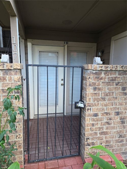 107-9835 Walnut St, Dallas, TX, 75243-8869 | Card Image
