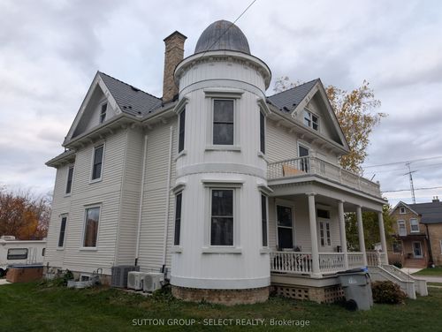 555 Erie St, Warwick, ON, N0M2S0 | Card Image