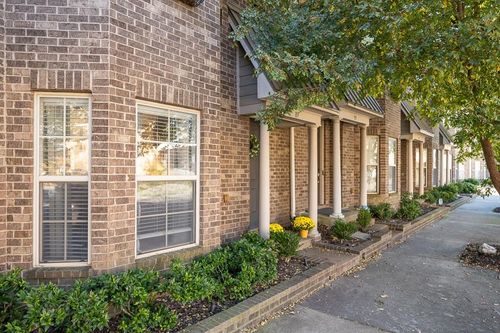 89 W Carolina Ave, Memphis, TN, 38103-4703 | Card Image